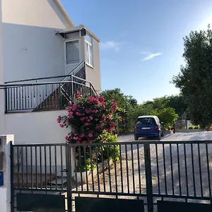 Mira Apartment Trogir